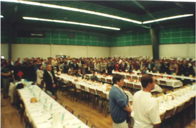 1997 réunion de 450 anciens élèves